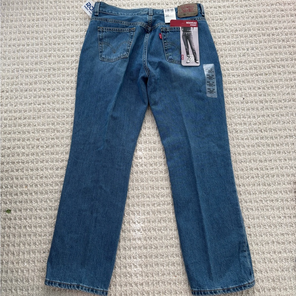 Levi's Women's Straight Leg Blue Jeans - Picture 3 of 4
